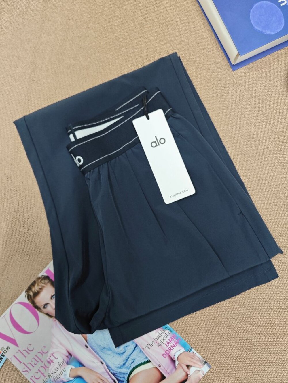 ALO Yoga😍Regular 30” Suit Up Trouser Navy Blue, Relaxed Fit Wide Leg Pants - Picture 7 of 8